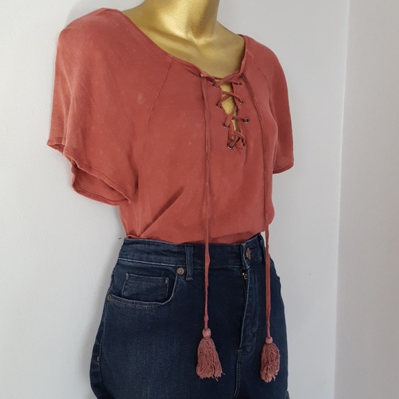 Paper Crane Tops - Paper crane maroon lace up top size med new